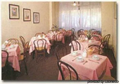 Mini Baradello 酒店 3*